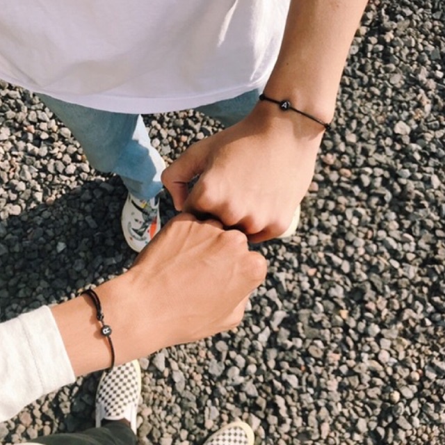 gelang couple inisial free box tangan wanita pria pasangan persahabatan bestie bracelet kapel huruf gelang tali hitam lucu hadiah gift