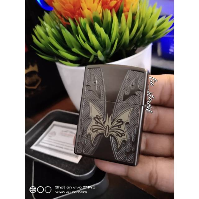 KOREK ZIPPO NOBILIS BUTTERFLY (HITAM)