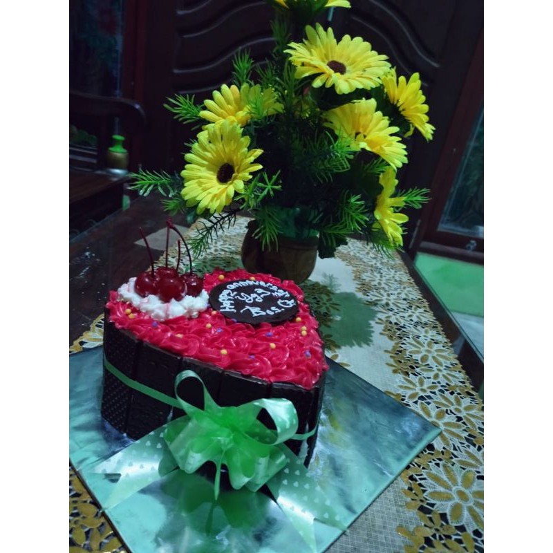 

Kue tatr love pagar coklat PRE ORDER 2 HARI