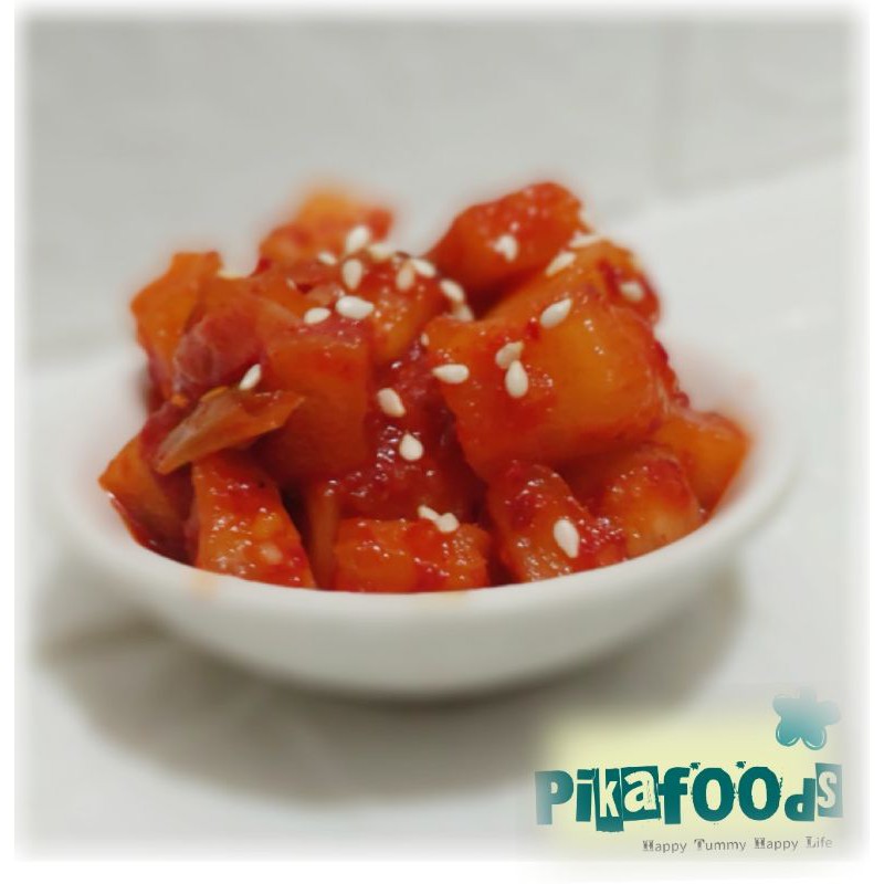 Kimchi lobak putih korea homemade 100 gram halal cubed radish kimchi kkakdugi (깍두기)