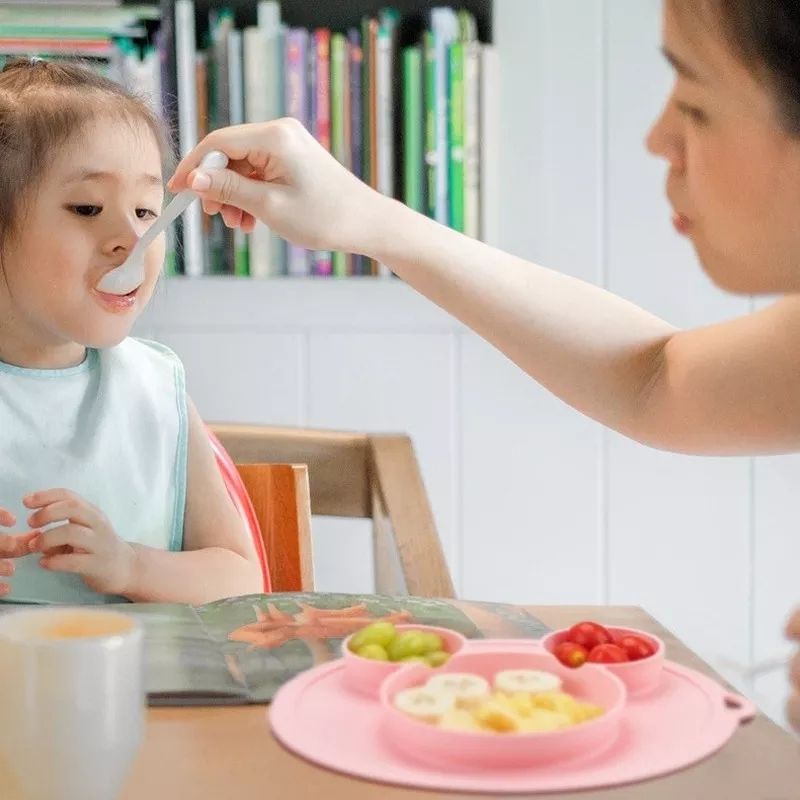 Premium Piring Makan Bayi Silikon Anti Tumpah Mickey Mouse Lucu