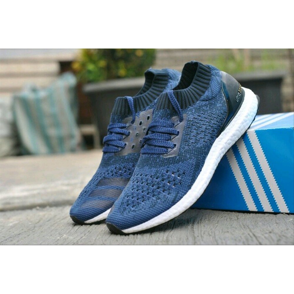 Sepatu Pria SEPATU ADIDAS ULTRABOOST ORIGINAL MADE IN VIETNAM NAVY Berkualitas