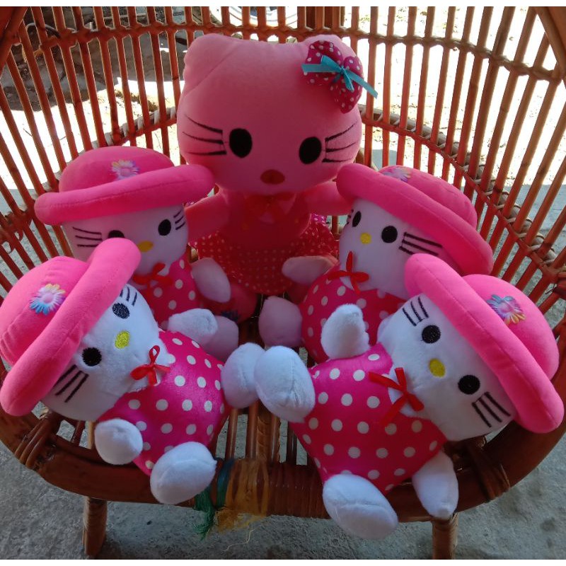 HELLO KITTY BERANAK TOPI ESTRELLA