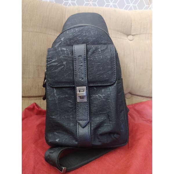 TAS SLEMPANG PRIA HUSH PUPPIES