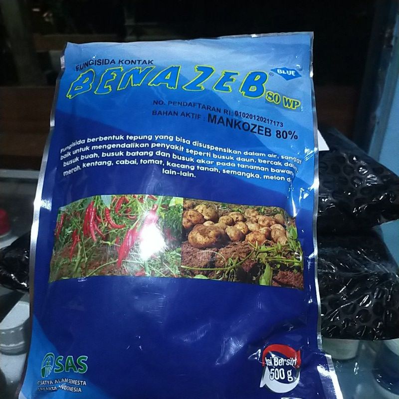 Fungisida Benazeb Blue 80wp kemasan 500 gr