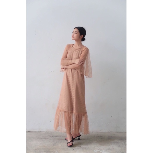 Aura Label - Kiara Nude Dress - Dress tulle dot wanita warna Nude Elegan