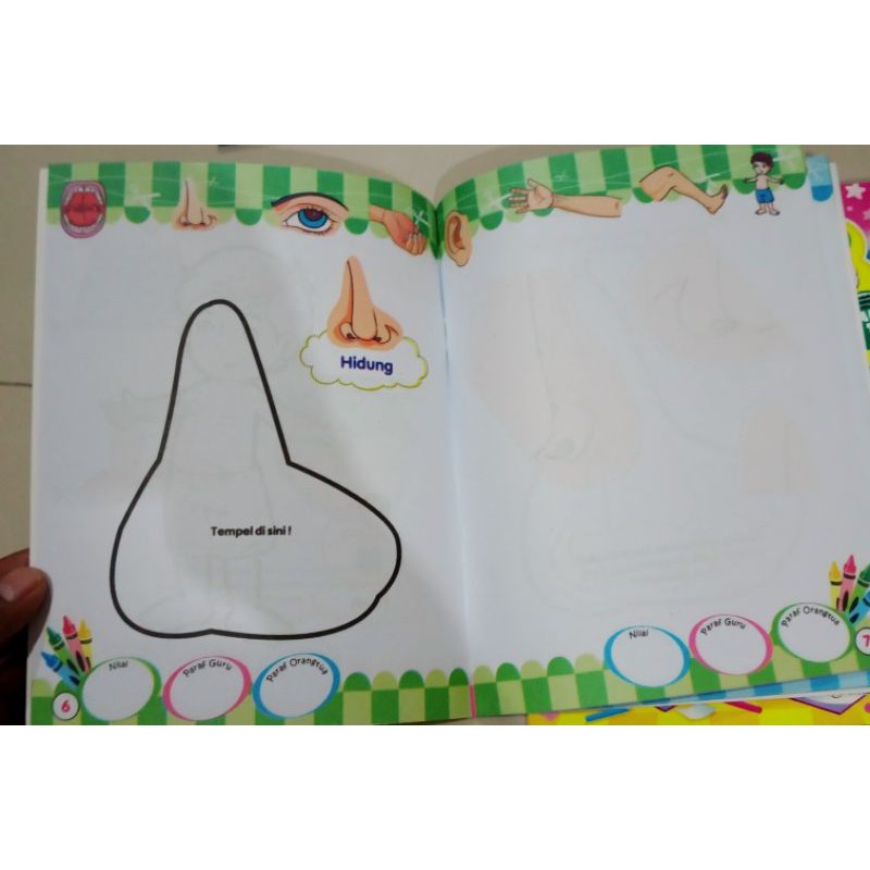 buku anak buku aktivitas kreatif menggunting menempel dan mewarnaiI untuk paud tk/sd. 16×20 CM