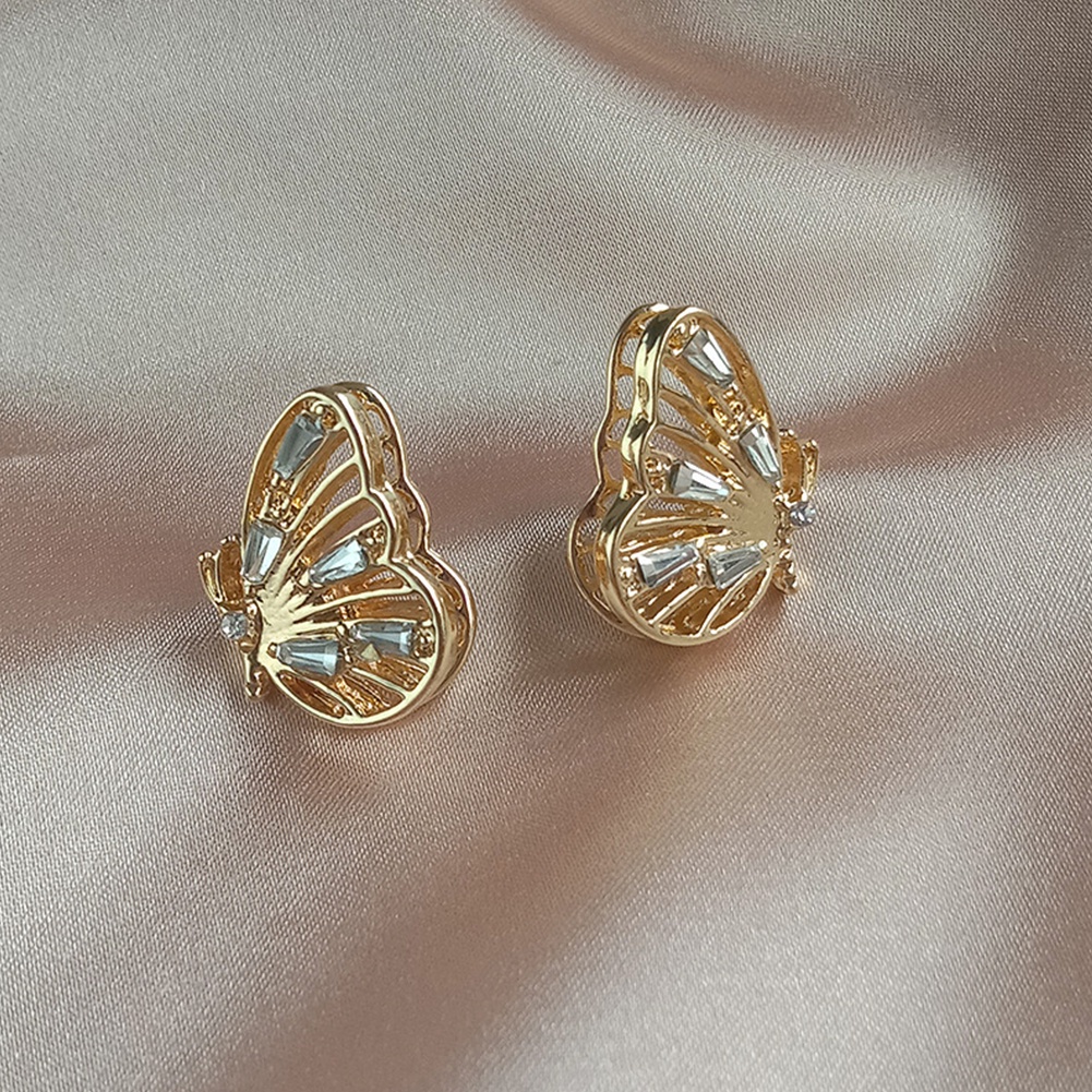 Hu Hu Hu Hu Hu Alat Bantu Pasang Kacamata♡ Anting Stud Desain Kupu-Kupu Untuk Wanita