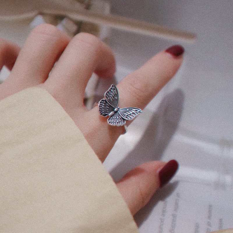 YEEZII 2pcs / Set Cincin Model Kupu-Kupu Cutout Warna Silver Gaya Retro Untuk Wanita