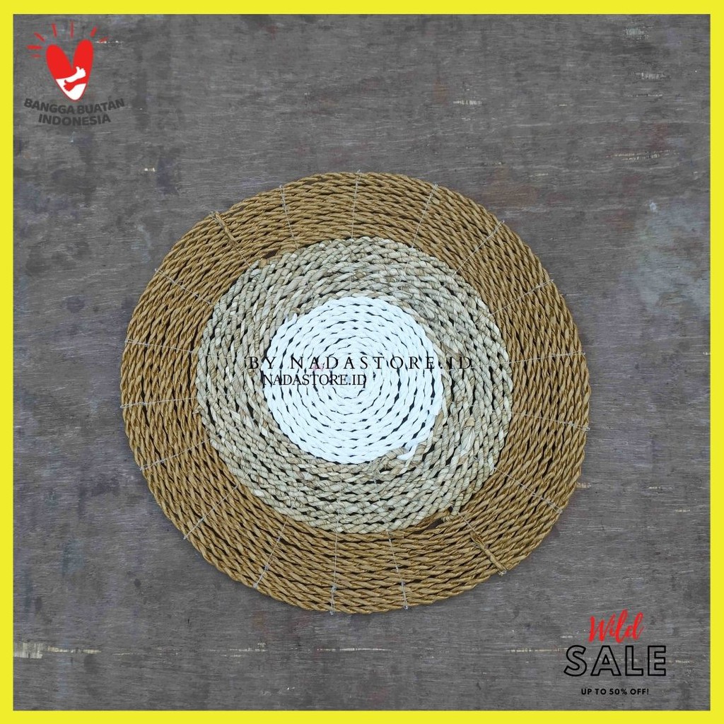 PLACEMAT ALAS PIRING WALLDECOR ANYAMAN SEAGRASS MOTIF GOLD NATURAL PUTIH DIAMETER 35 CM LIMITED