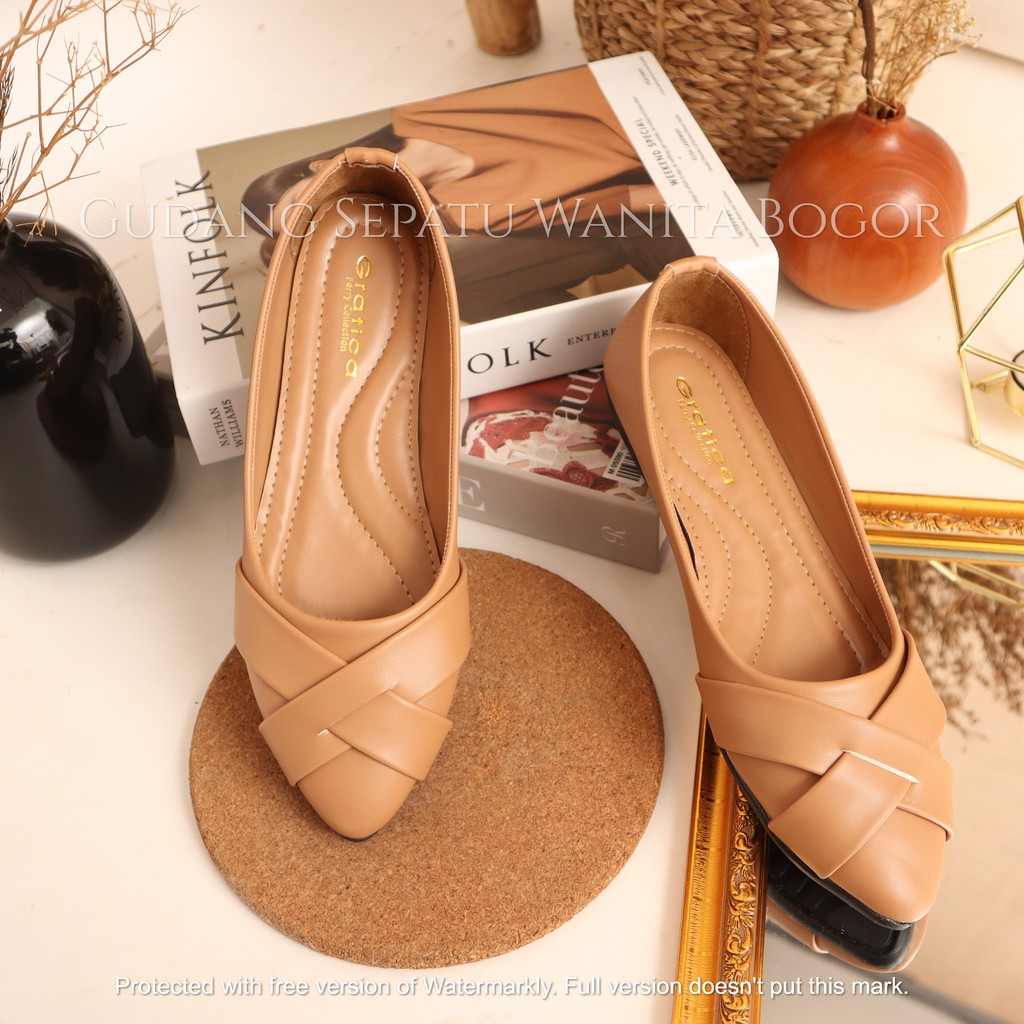 Gratica Sepatu Wanita Flat Shoes Silang Lancip B05 SL