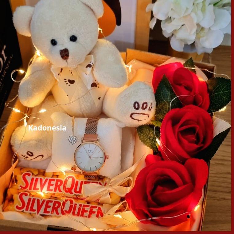 

Kekinian.. Hampers Rose Garden / Kado Cewek / Hampers Jam Tangan / Hadiah Anniv 80