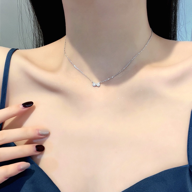 Kalung Liontin Pita Hias Kristal Berlian Imitasi Warna Silver Gaya Korea Untuk Wanita