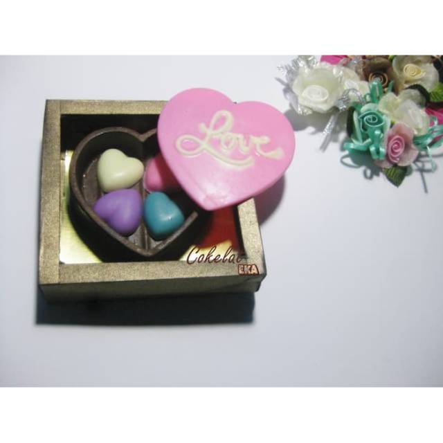 

Coklat Valentine Bentuk Love Kado Pacar Cokelat Eka
