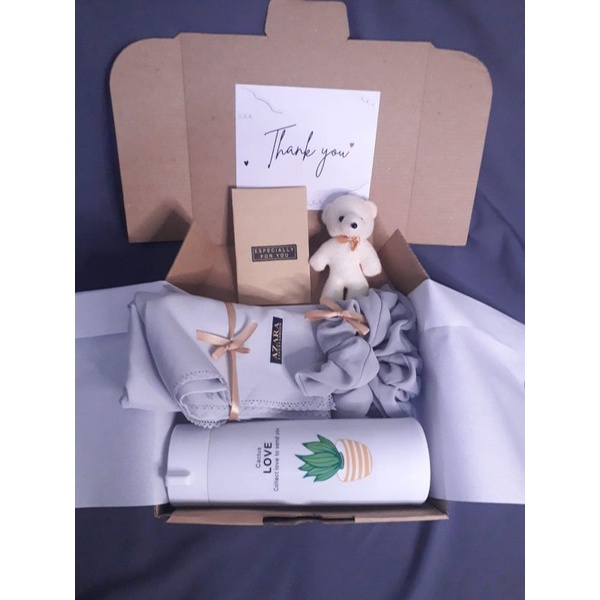 Hampers Wisuda Kado Wisuda Graduation Hijab  Tumbler Lucu Gift Box hampers Kado Cewek Wisuda Hadiah