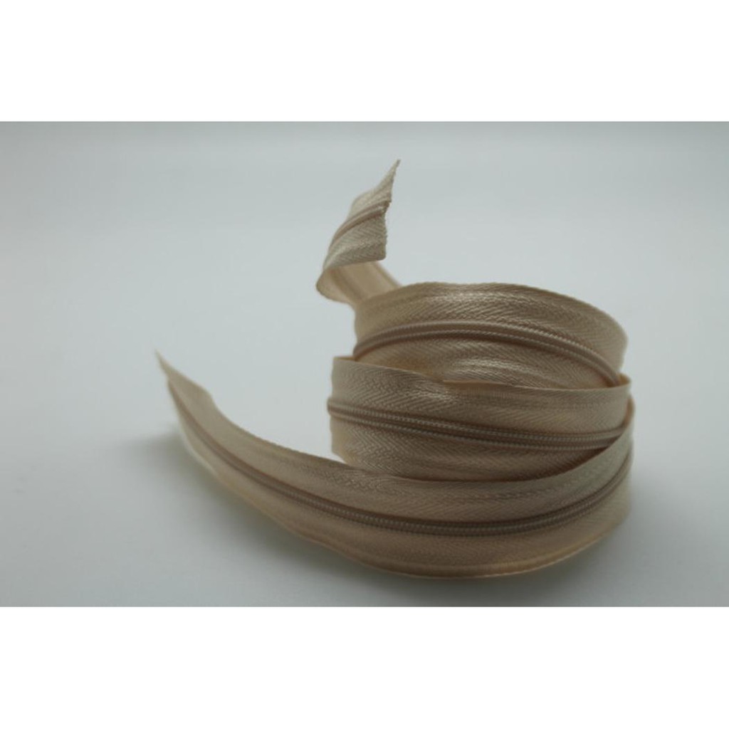 

Dijual Zipper / Retsleting No. 5 Gerigi Plastik Diskon