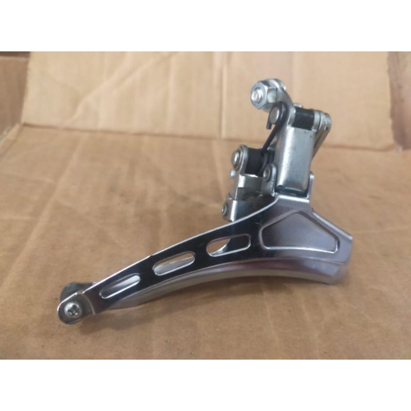 FD Falcon tarikan bawah