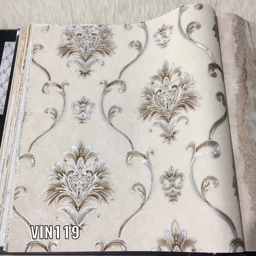 WALLPAPER DINDING MOTIF KLASIK SALUR SILVER ELEGANT VINCENZO