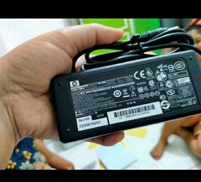 Charger Laptop HP Compaq presario CQ510 CQ520 2800 A900 B1000 C300 C500 18.5V-3.5A Small Plug