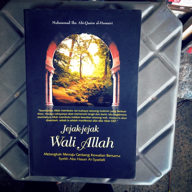 BUKU JEJAK-JEJAK WALI ALLAH
