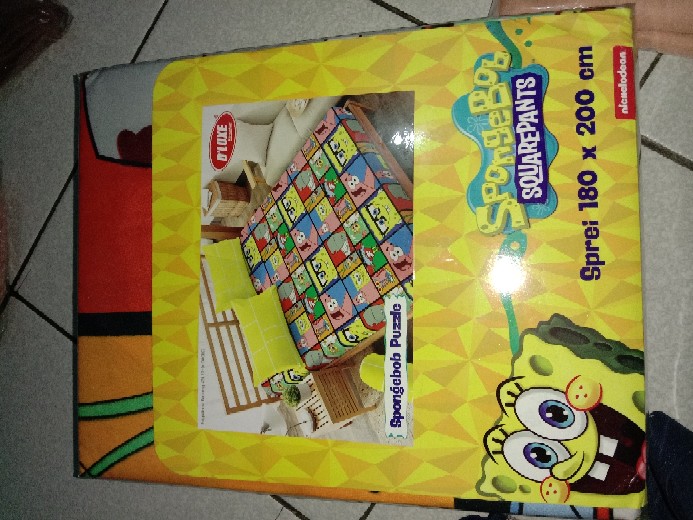 Sprei Kintakuun Dluxe Uk. 160x200 / 180x200 Spongebob Puzzle