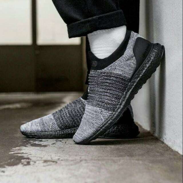 Adidas Ultraboost laceless
premium quality