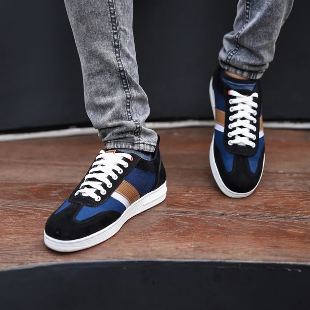 Wilson Navy | Sepatu Sneakers Putih Pria Casual Polos Original Putih Cowok Ori Footwear | FORIND x ARF