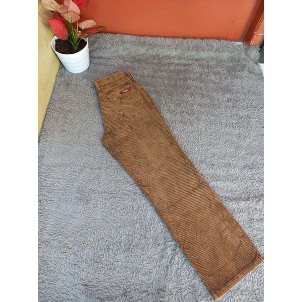 Celana Corduroy Wrangler