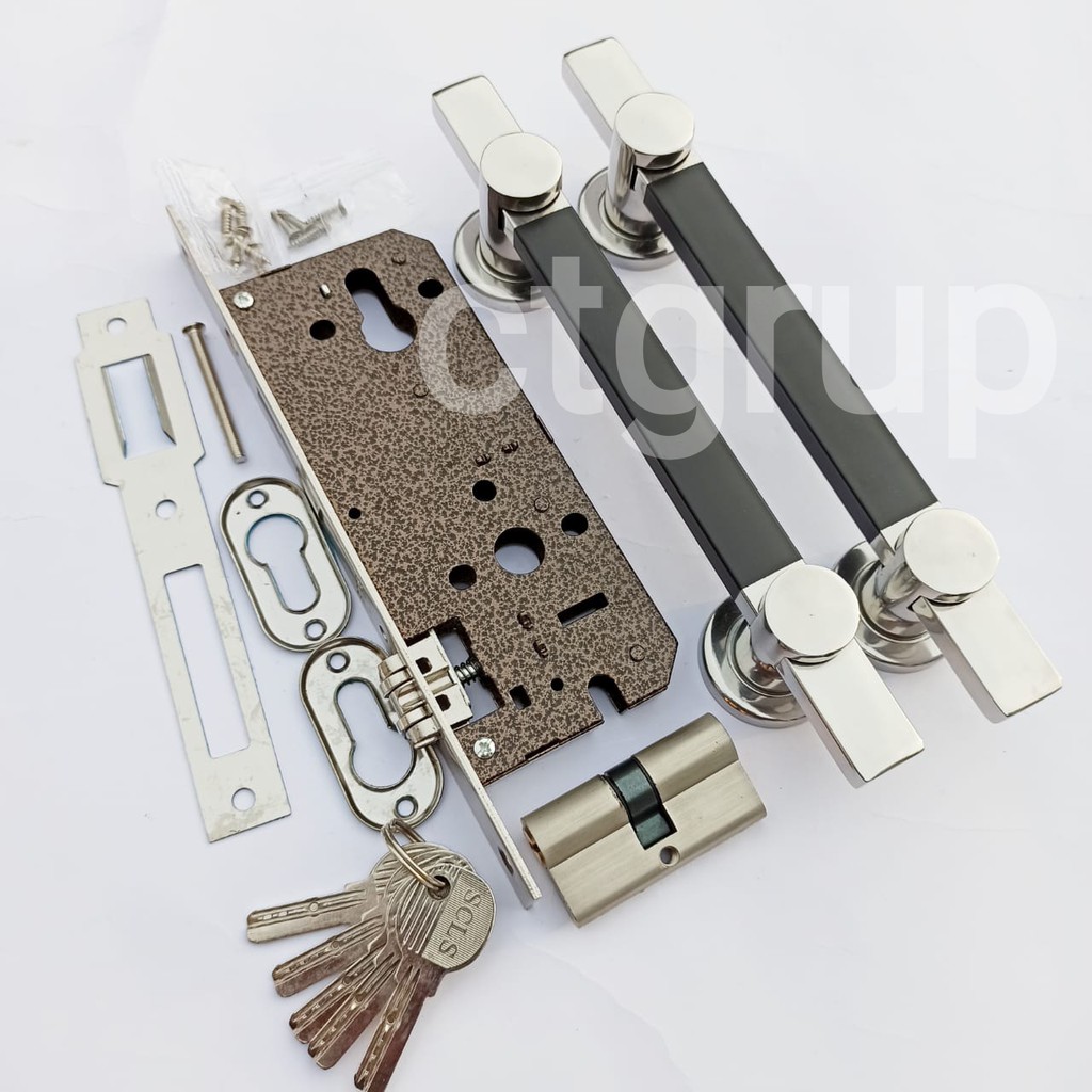 handle pegangan pintu rumah dan kunci