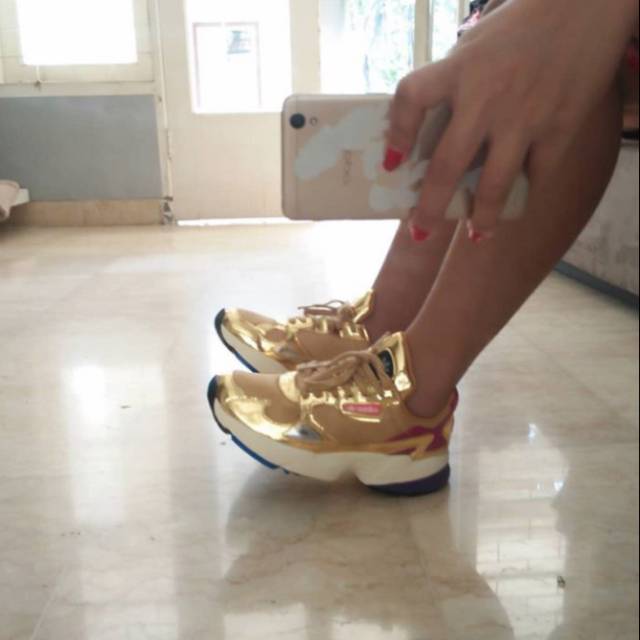 ADIDAS FALCON GOLD