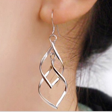 New style long versatile casual design elegant white fungus hanging earrings 210825