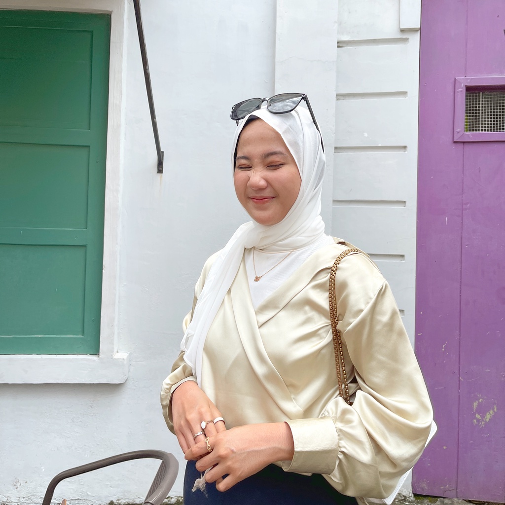 PAKAIAN WANITA/ BLOUSE SILKIY LIME by DAARIA