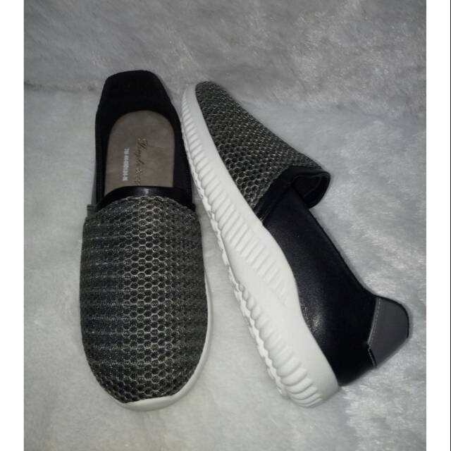 Sepatu Slip on Yongki Komaladi TN414