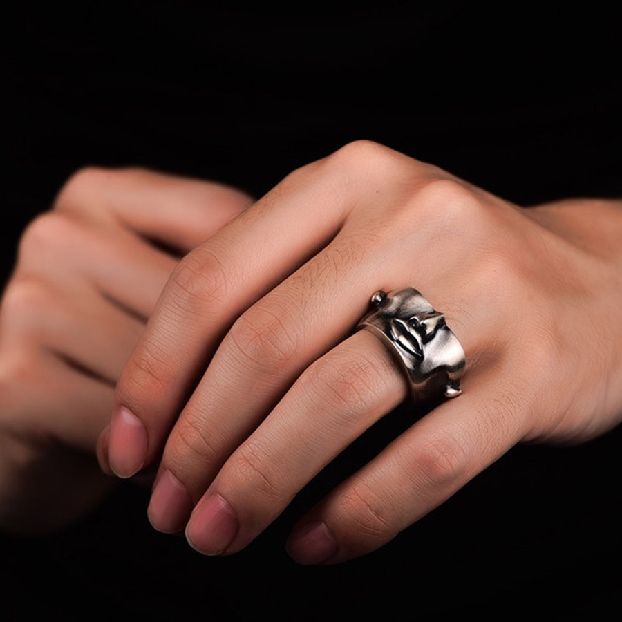 Perhiasan Cincin Jari Bentuk Tengkorak Bahan Titanium Steel S925 Silver Gaya Punk Vintage Untuk Pria