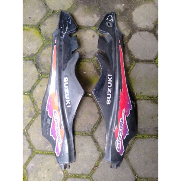 body samping bagian belakang suzuki crystal