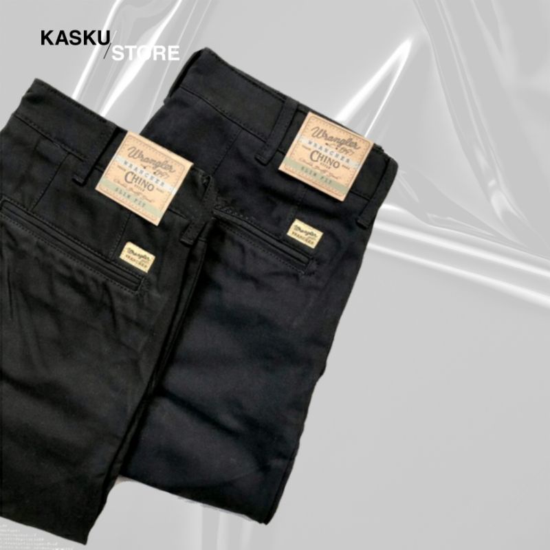 CHINOS WRANGLER BROKEN TWILL CELANA CHINOS WRANGLER CELANA CINO PRIA