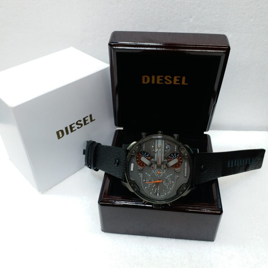 Mega Sale Jam Tangan Diesel Four Time Black Dial Grey Leather Garansi 1th