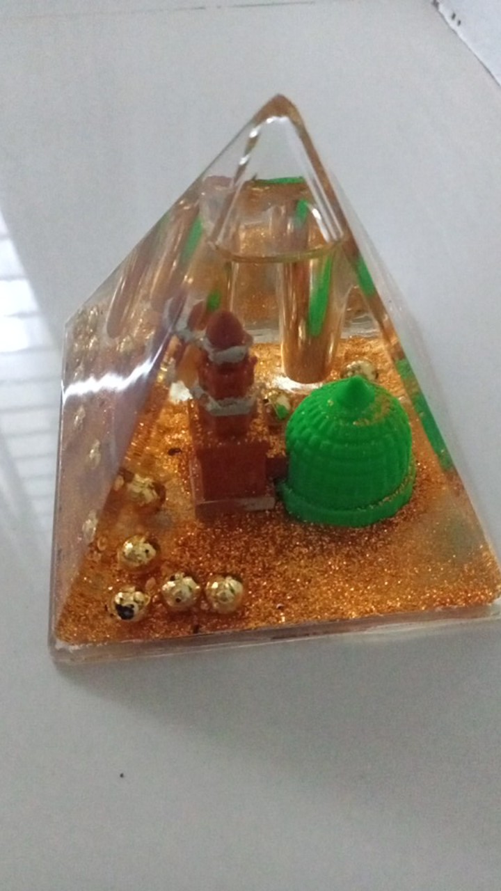 Indokaligrafi Miniatur Pajangan Piramid Nabawi Hiasan Meja Tempat Pen Holder Aksesoris Muslim