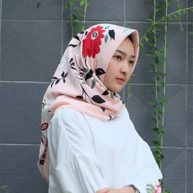 HIJAB CANTIK SEGIEMPAT TREND TERBARU2018 JILBAB TRENDY MUSLIMAH ORI TERBAIK DIKELASNYA PINK 20