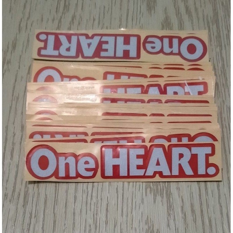 

STICKER ONE HEART&HRC CUTTING