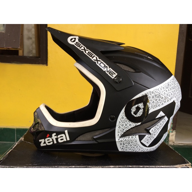 sixsixone fullface helm