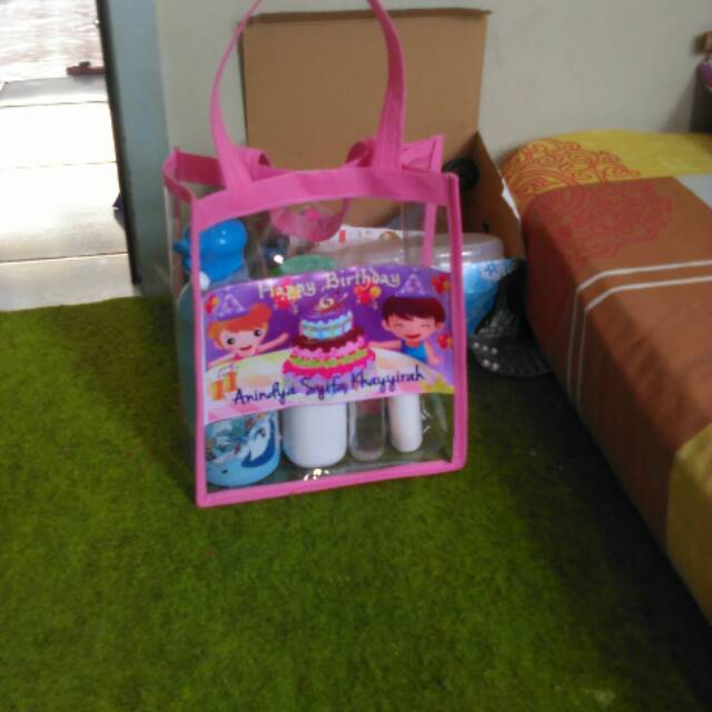 

Tas ultah 1/2bnr uk20x23x10cm