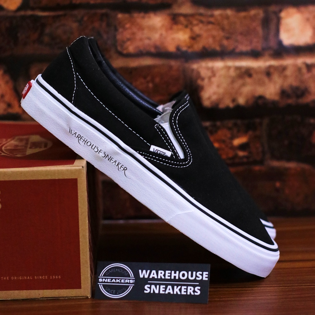 Sepatu Slip On Classic Black White Sneakers Vens Slip On Hitam Putih