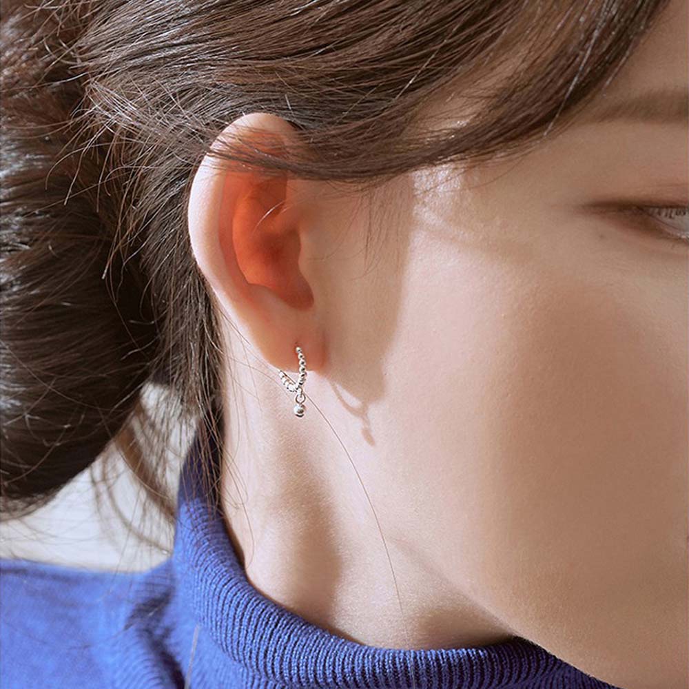 SKJK  Personality Hoop Earrings Simple Fashion Jewelry Ear Buckle Women Korean Copper Beads Temperament Girls Stud Earrings/Multicolor