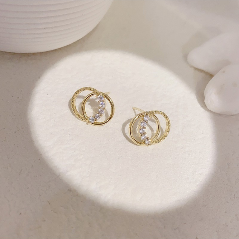 Anting Stud Desain Lingkaran Ganda Aksen Berlian Gaya Korea Untuk Wanita