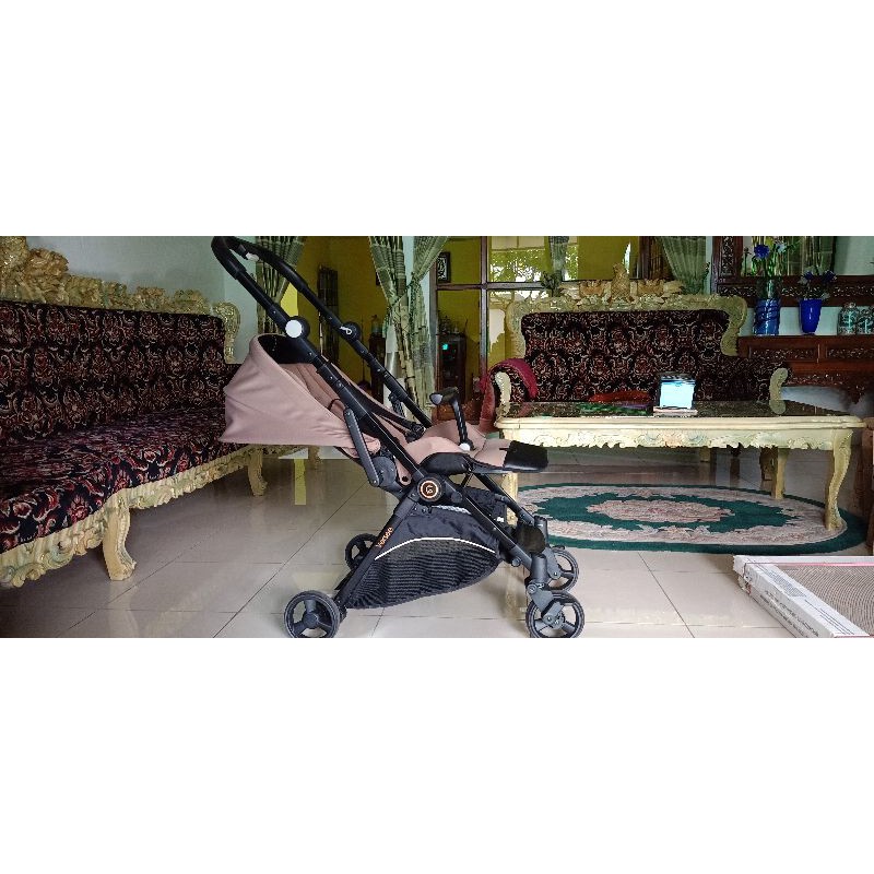 Preloved stroller cocolatte versee