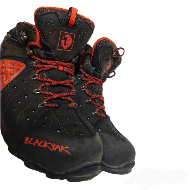 Sepatu gunung Black Yak  second