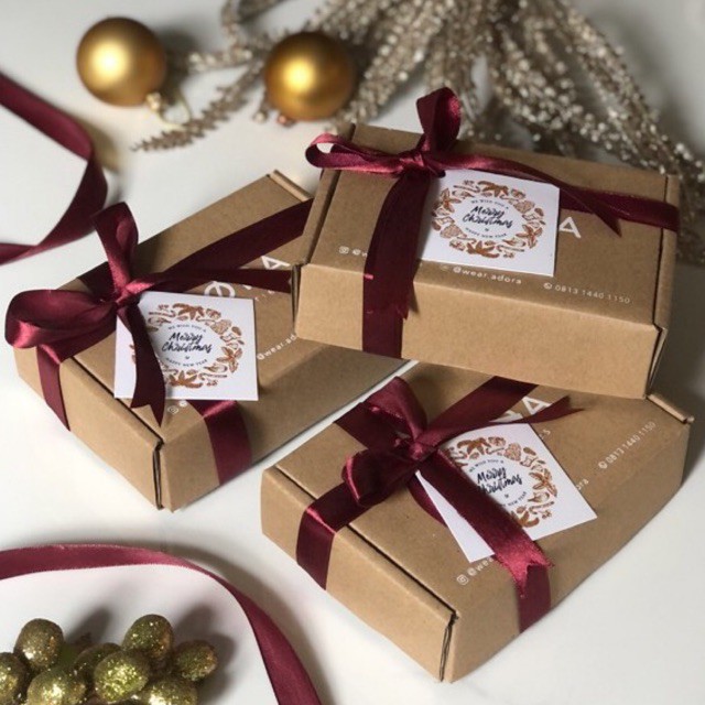 

Gift Box Adora (with Christmas Card)