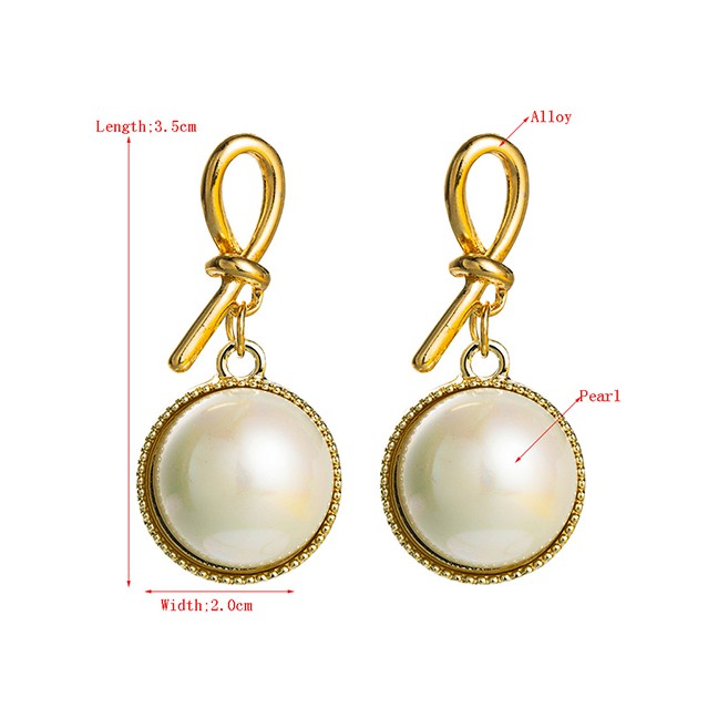 LRC Anting Tusuk Fashion Golden Diamond And Pearl Round Combination Gold Earrings P06263