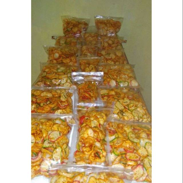 

Kerupuk seblak kering